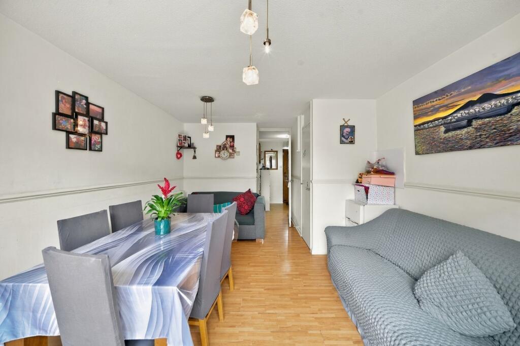 House in Twickenham - View 2