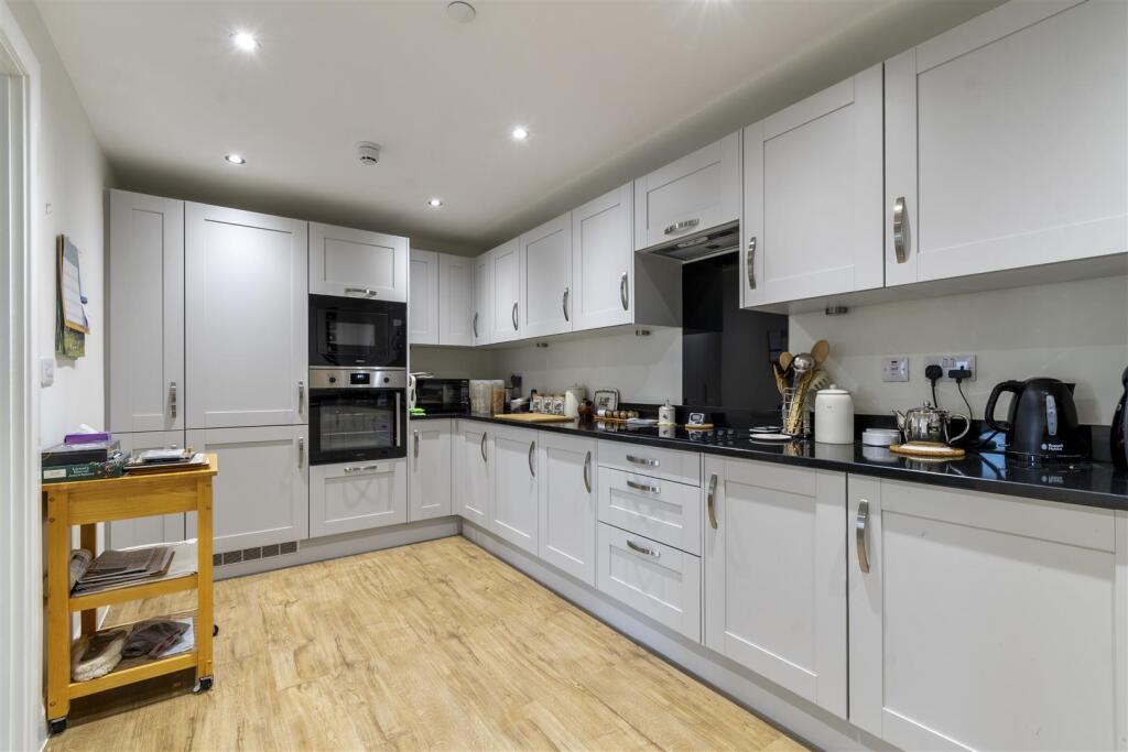 Apartment in Sutton Coldfield - View 3