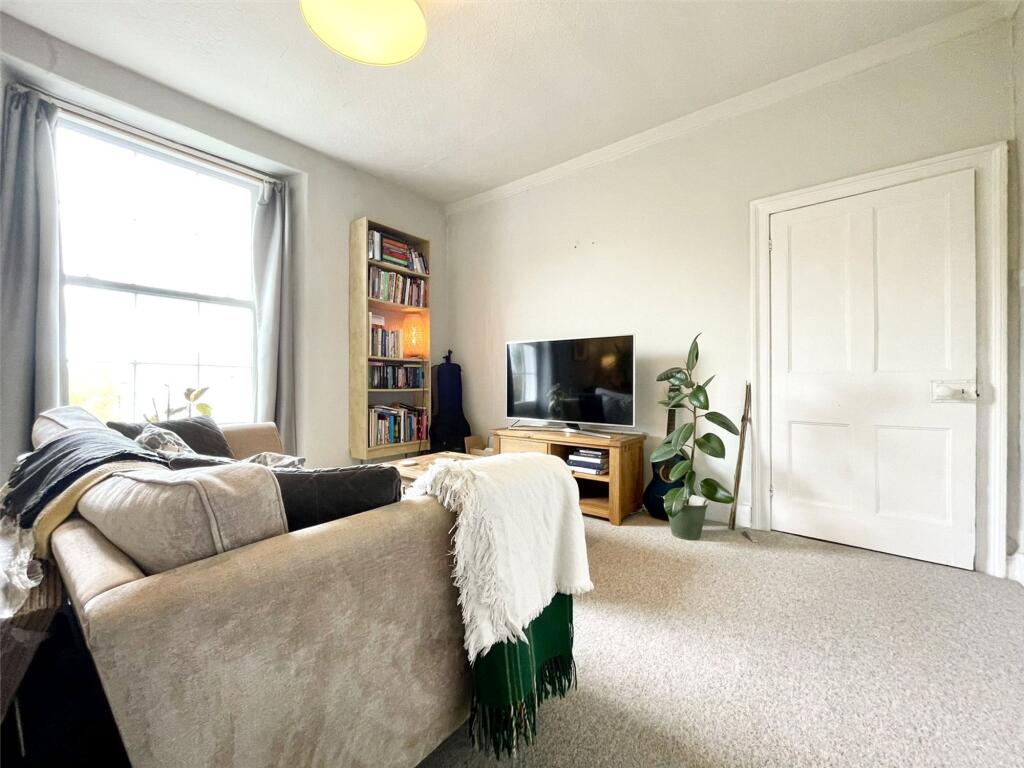 Apartment in Bristol - More