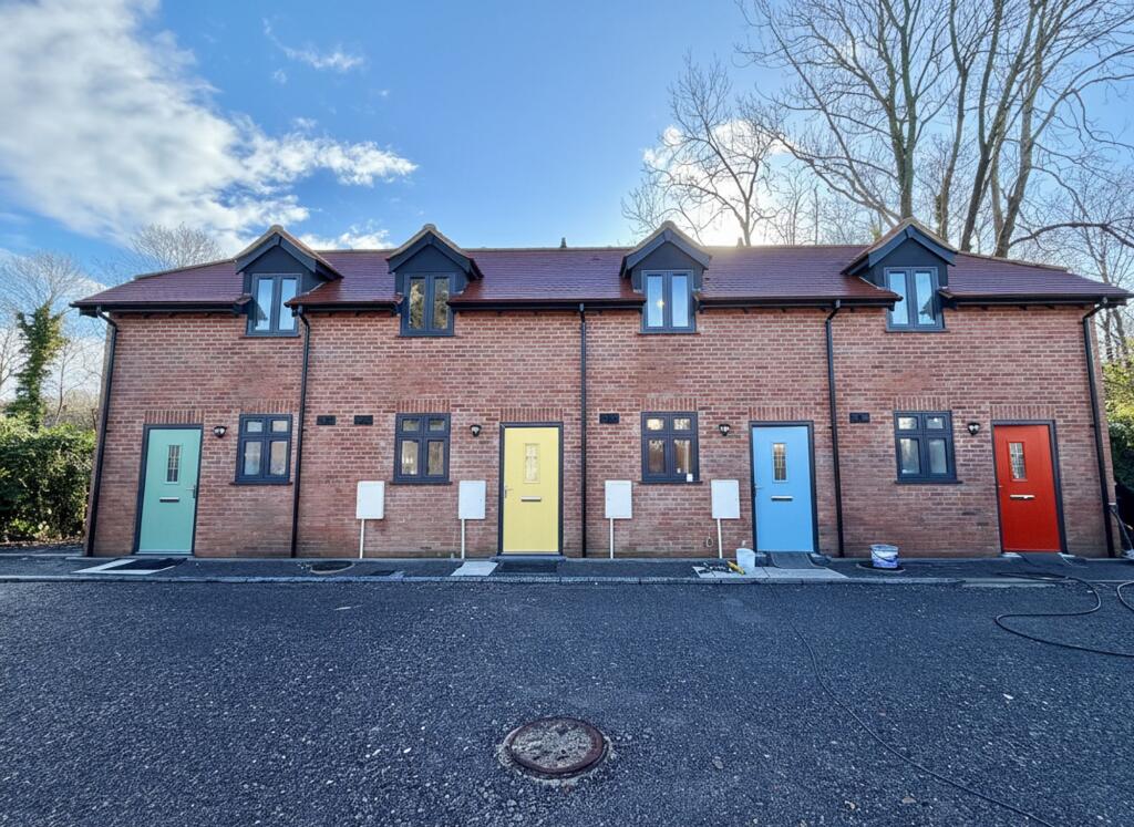 Main image of property: South Street, Hythe, SO45