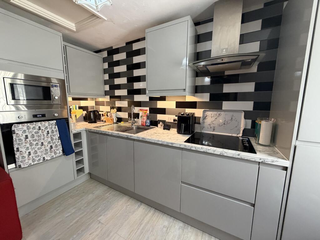 Apartment in Truro - View 4