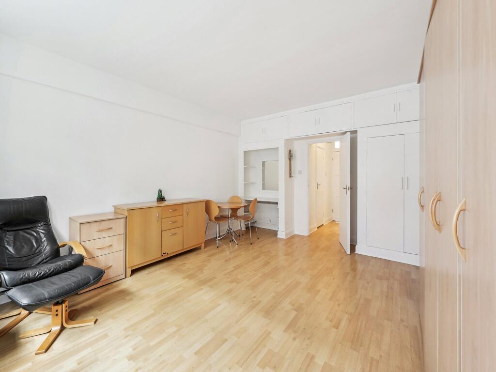 Apartment in London - View 5