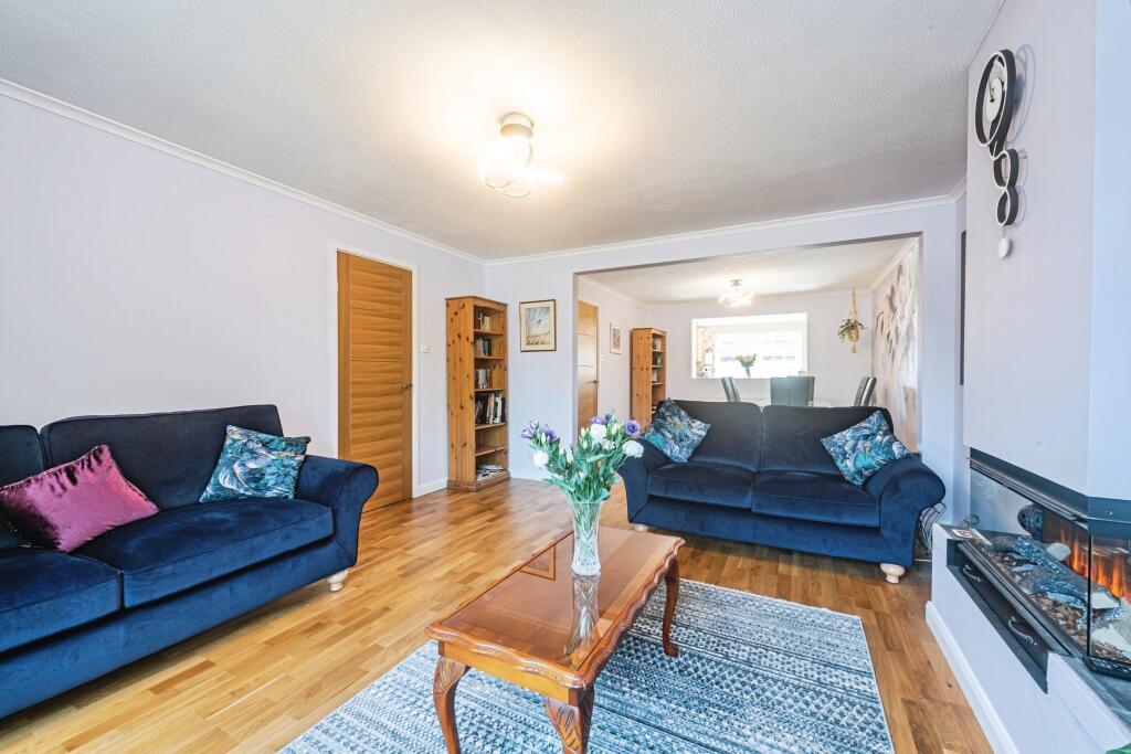 Wenlock Way, Thatcham, RG19 photo 2
