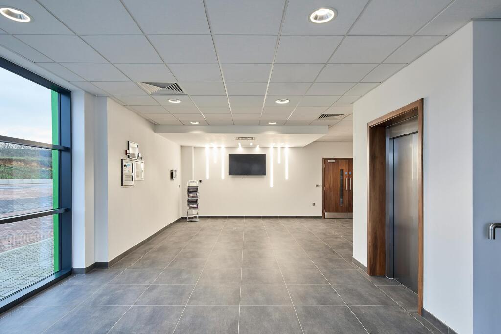 UKPurfleet343CompletionFeb23099_high.jpg