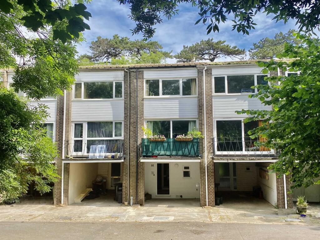 Main image of property: Parkham Glade, Wren Hill, Brixham