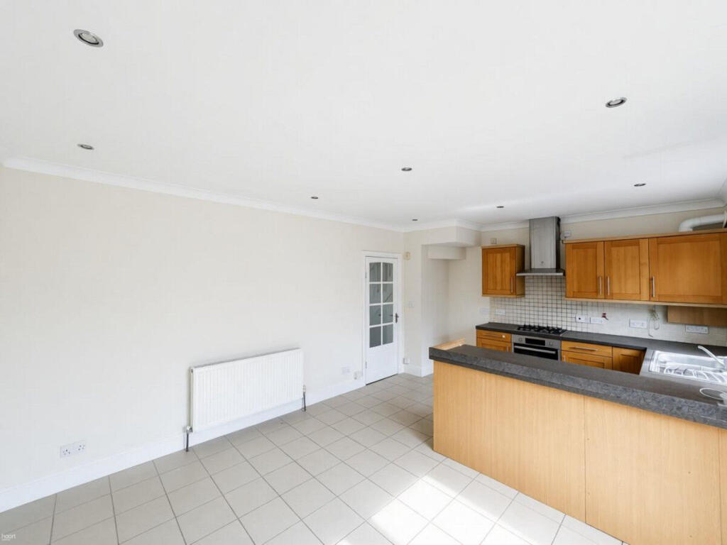 House in Harrow - View 4