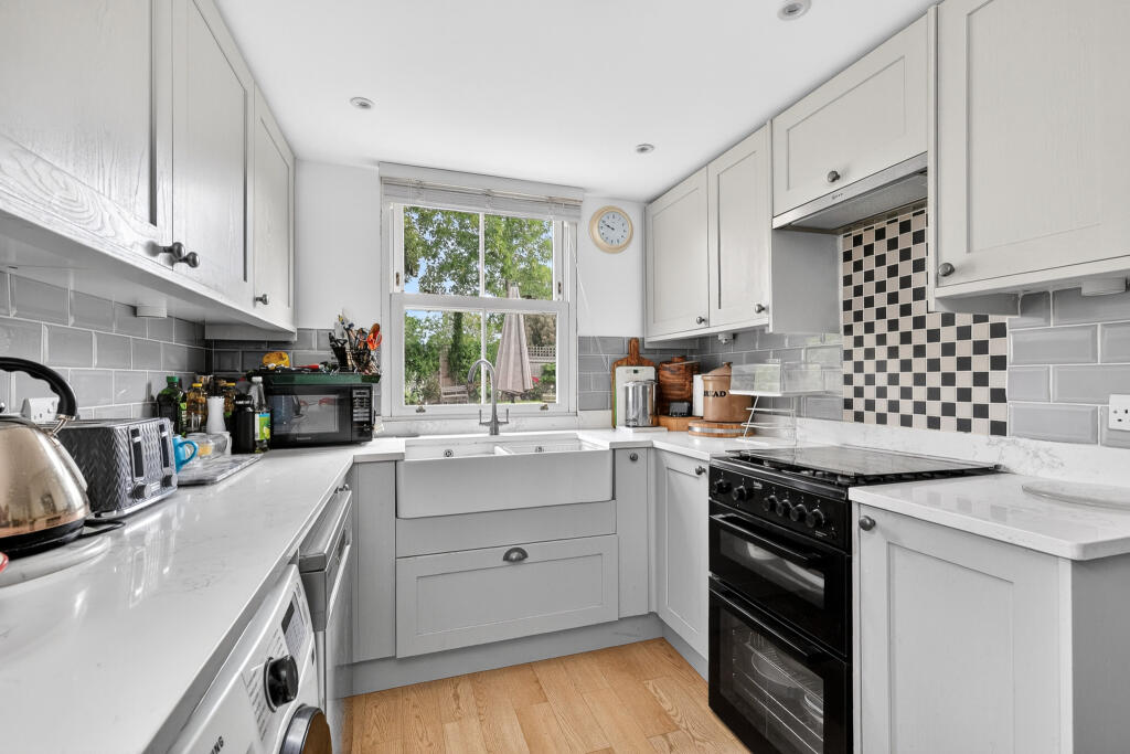 House in Shepperton, Surrey - View 5