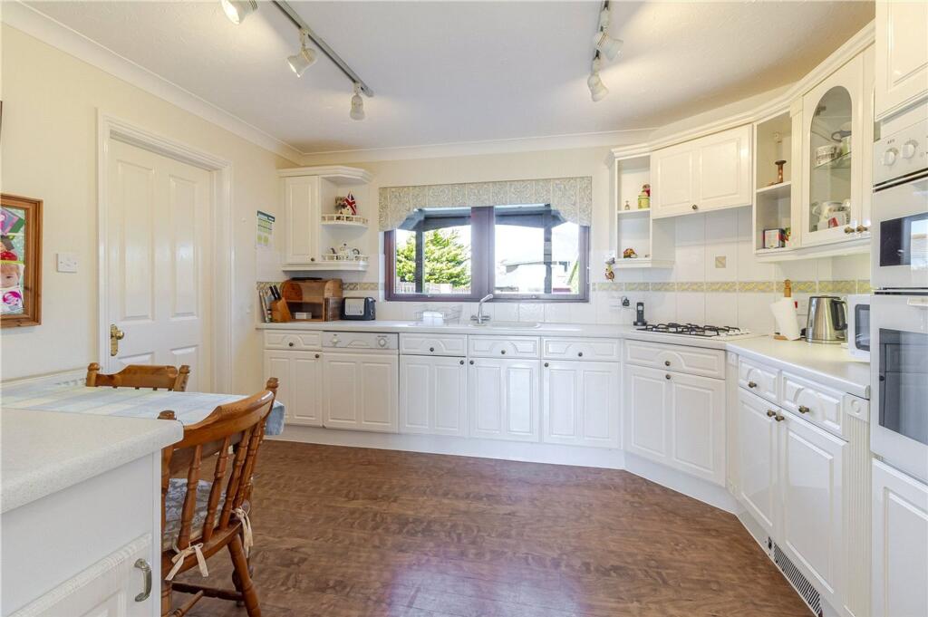House in Milford on Sea, Milford-on-Sea - View 5