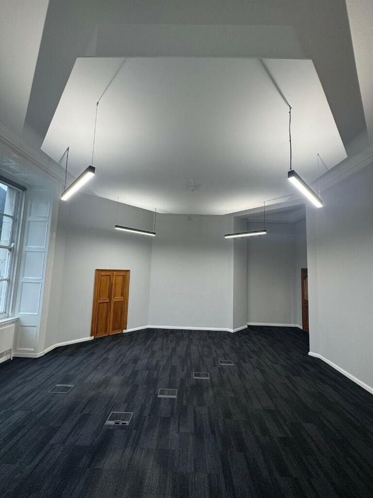 Hexagonal Room