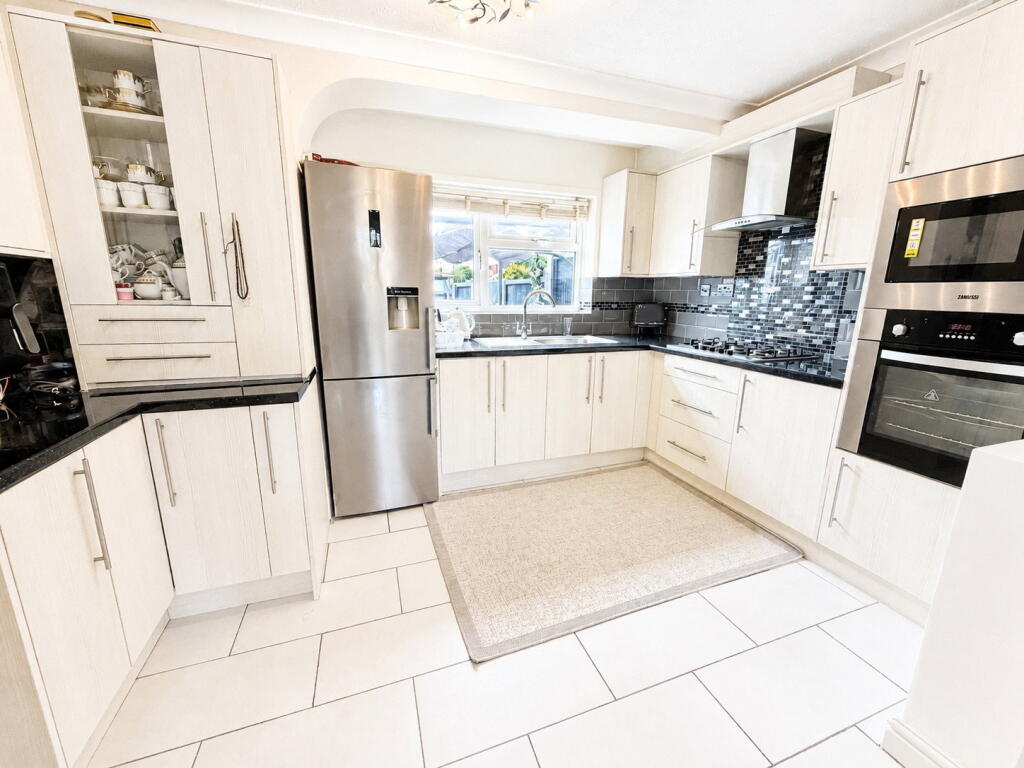 House in Dudley, West Midlands - View 2