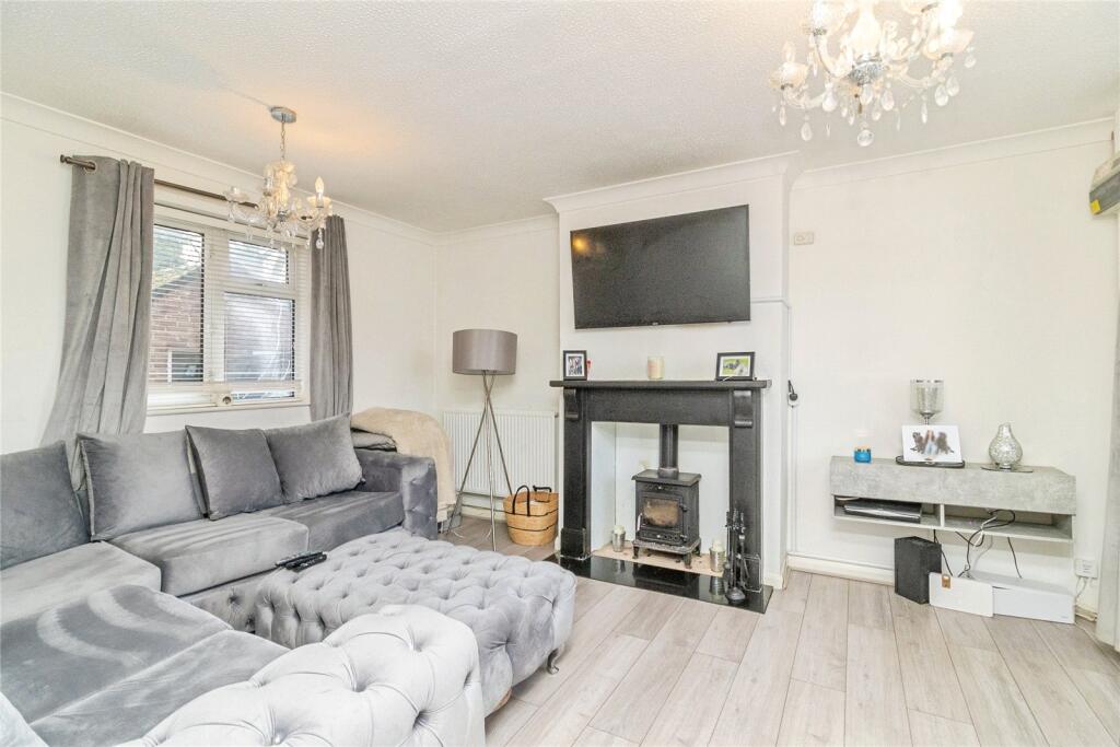 Toddington Road, Tebworth, Leighton Buzzard, Bedfordshire, LU7 photo 3
