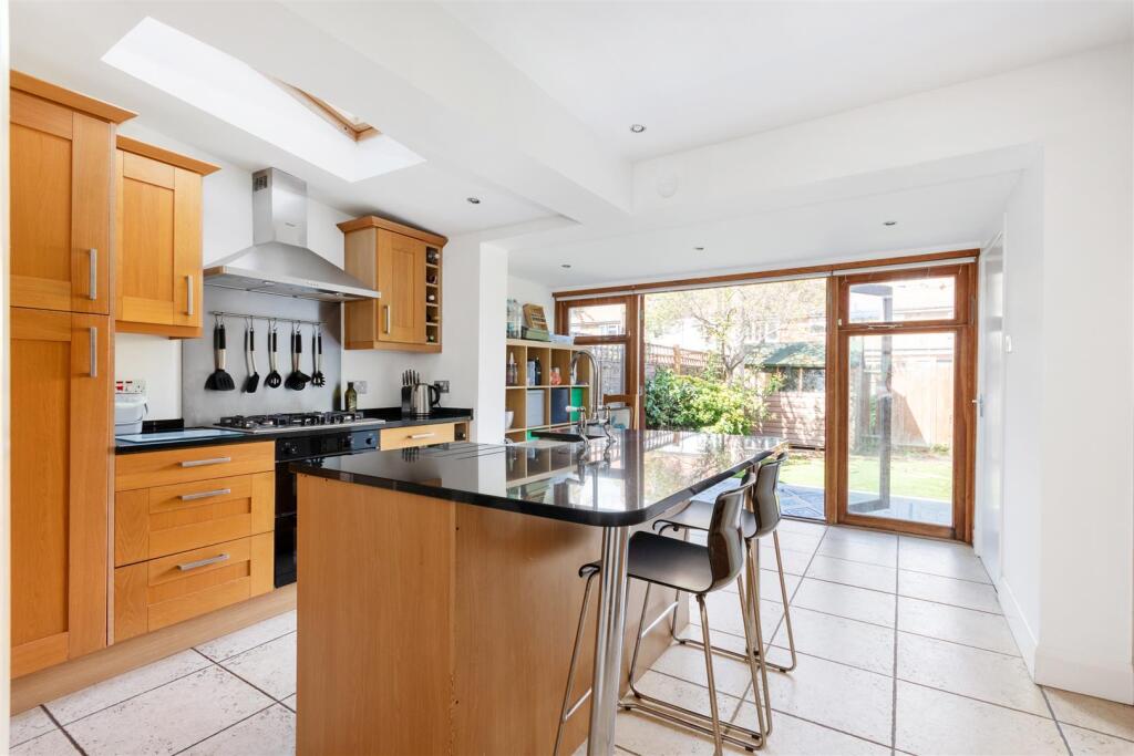 House in London - View 5