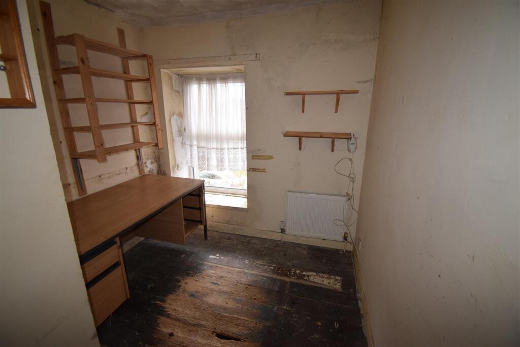 Main image of property: Ynys Terrace, Blaenau Ffestiniog