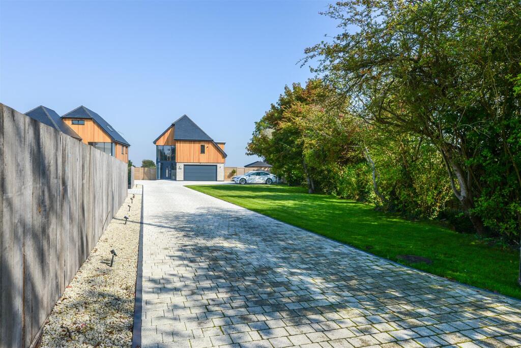 4-bed detached on Warren Road, Littlestone, New Romney, £875,000
