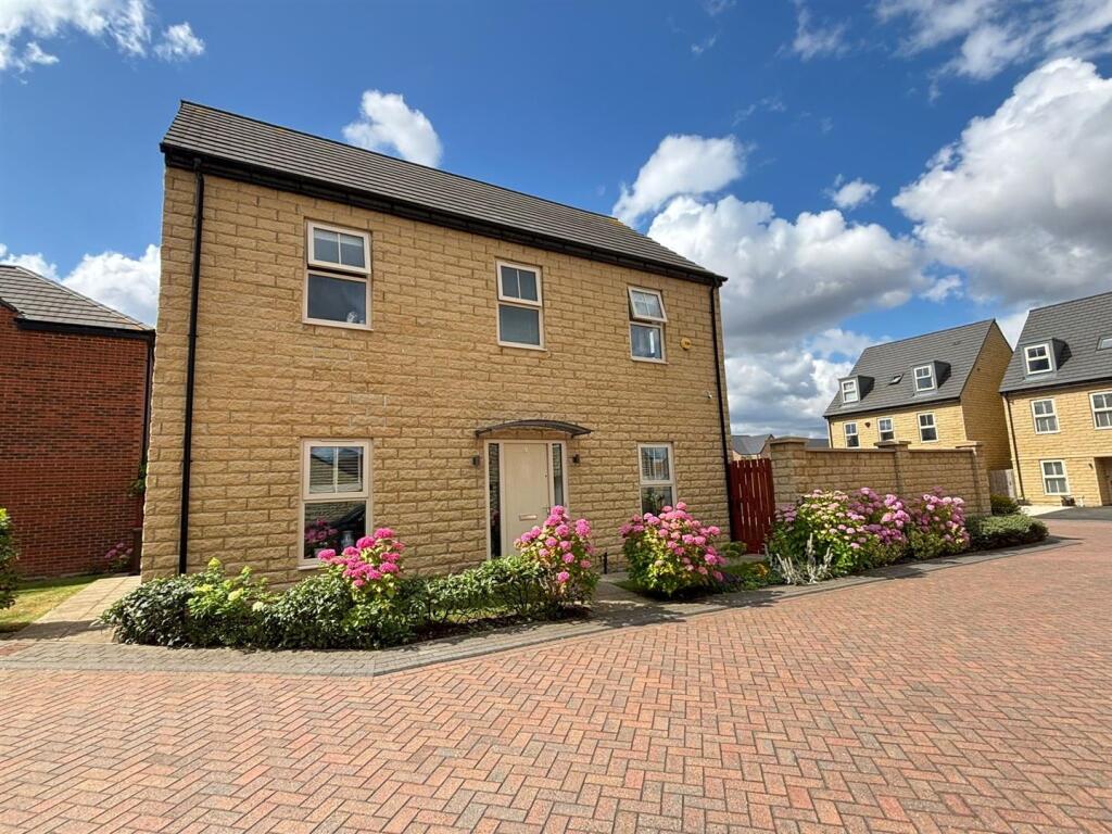 Main image of property: Hoult Court, Wakefield