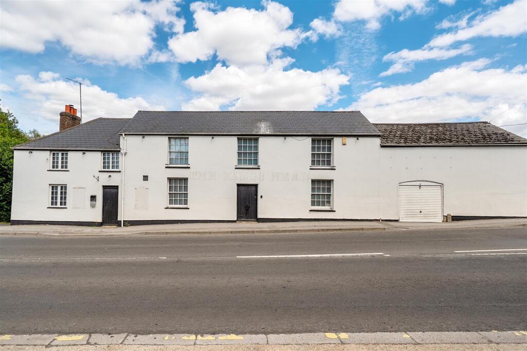 Main image of property: 304 St Andrews Road, Bridport
