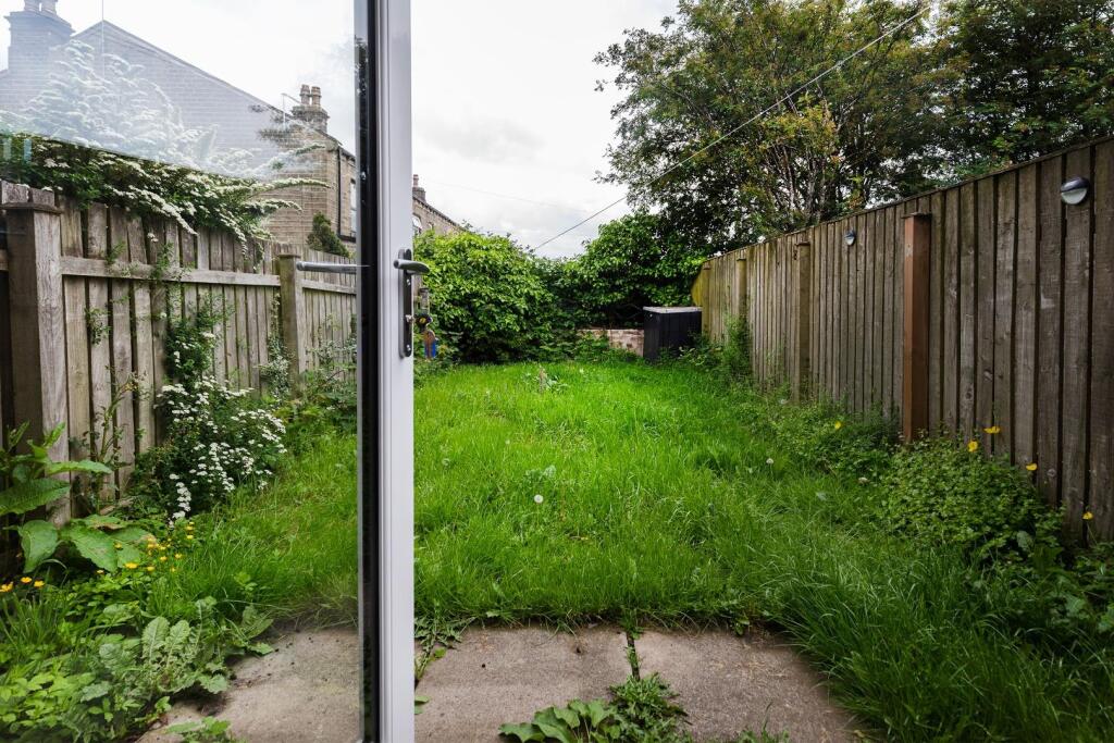 Helene Court, Salendine Nook. Huddersfield photo 4