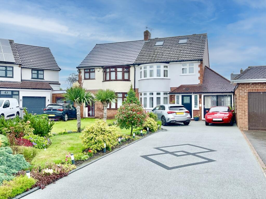 4-bed semi-detached on Duckhouse Road, Wednesfield, £350,000