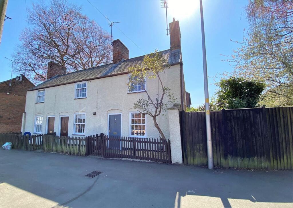 2-bed terraced on Stonegate, Spalding, PE11, £135,000