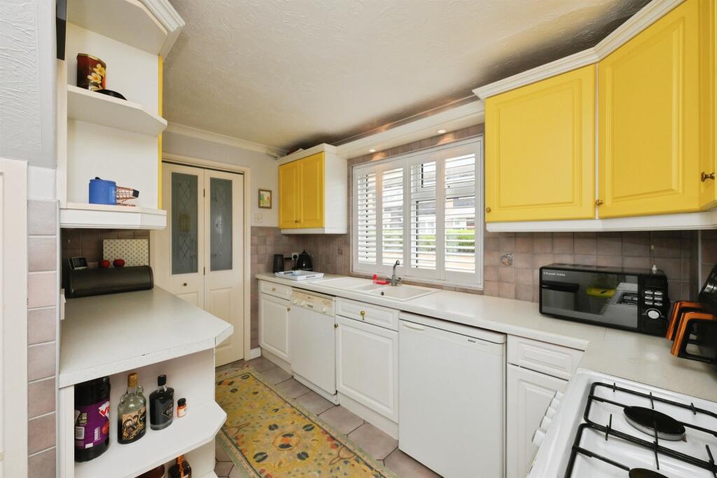 House in Stevenage, Pin Green - More