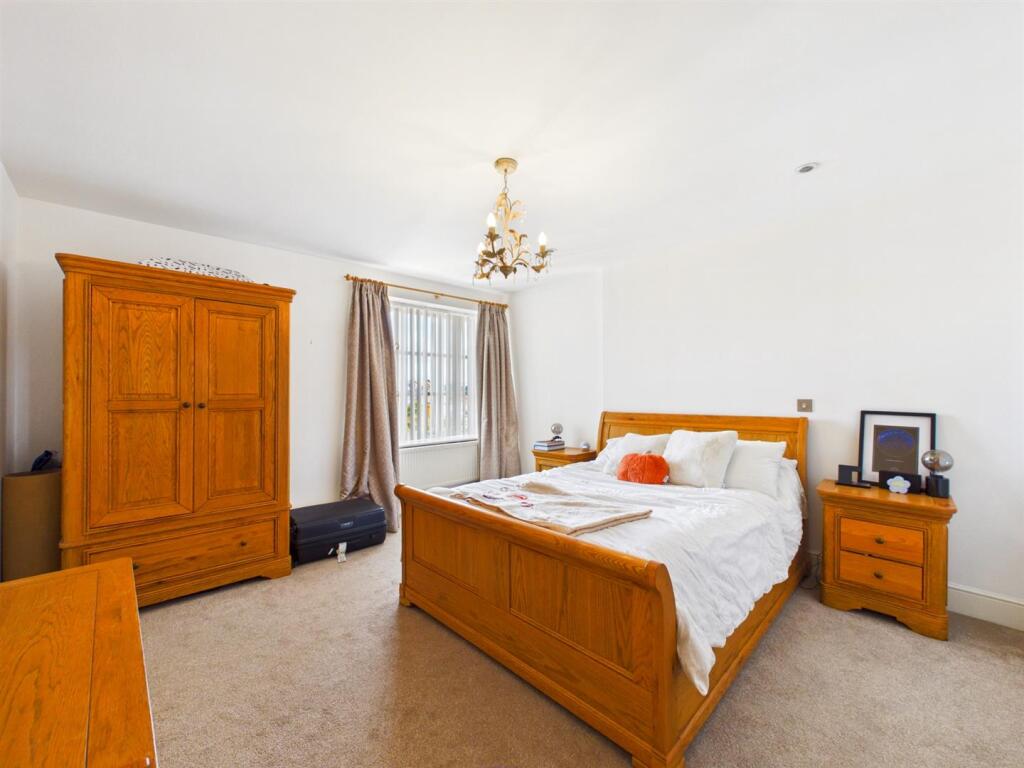 Apartment in Shrewsbury, Oswestry - View 5