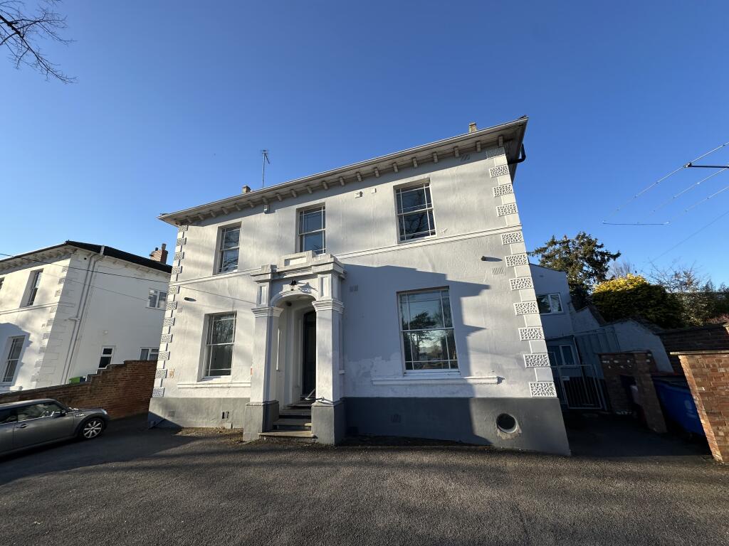 Main image of property: Warwick New Road, Leamington Spa