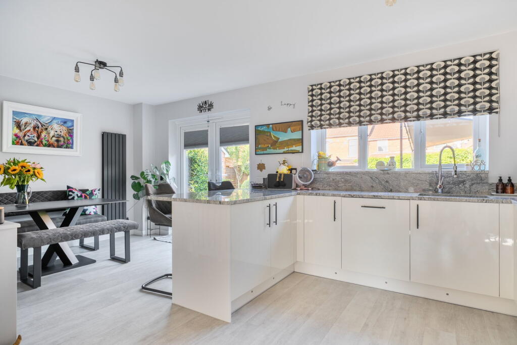 House in Swindon, Melksham Without - View 2