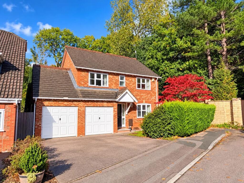 4-bed detached on Mindelheim Avenue, East Grinstead, West Sussex, £635,000