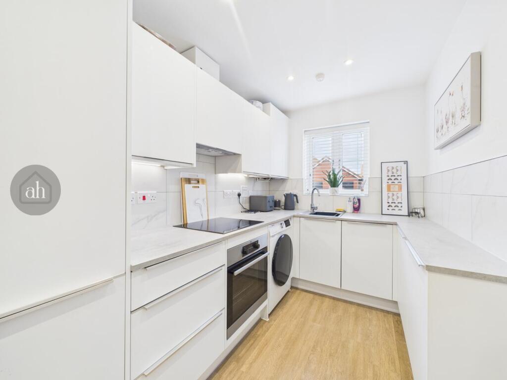 Glebe Crescent, Elmswell photo 3