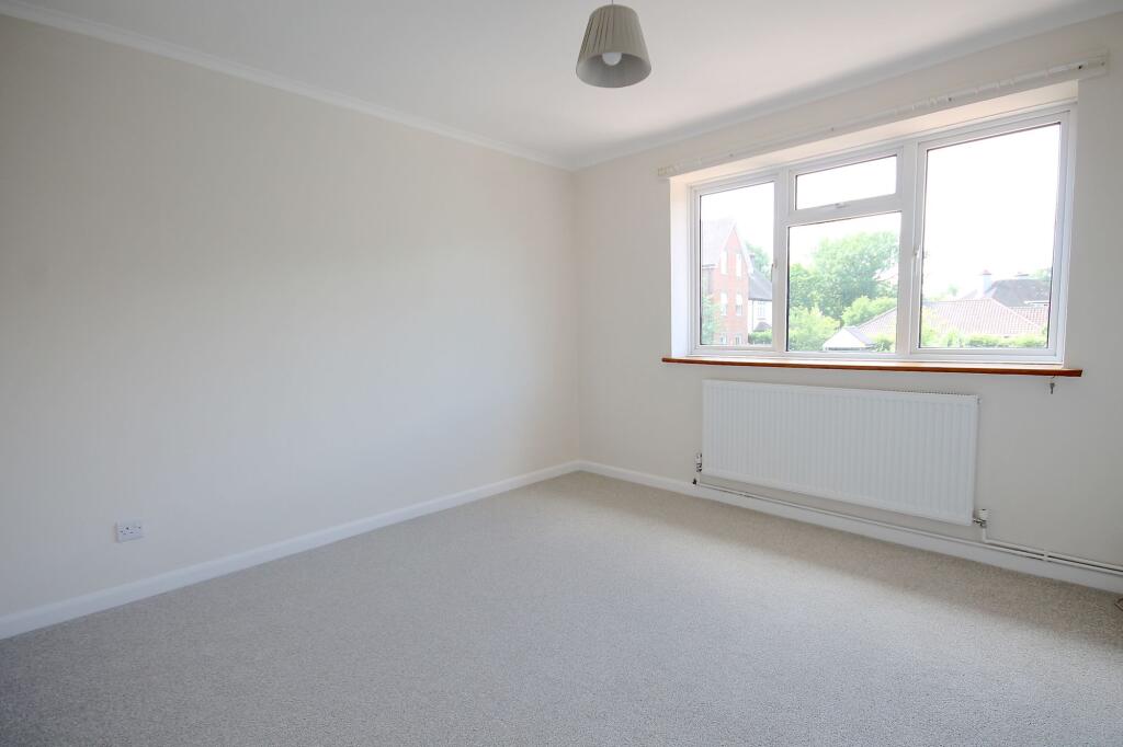 Apartment in Redhill - More