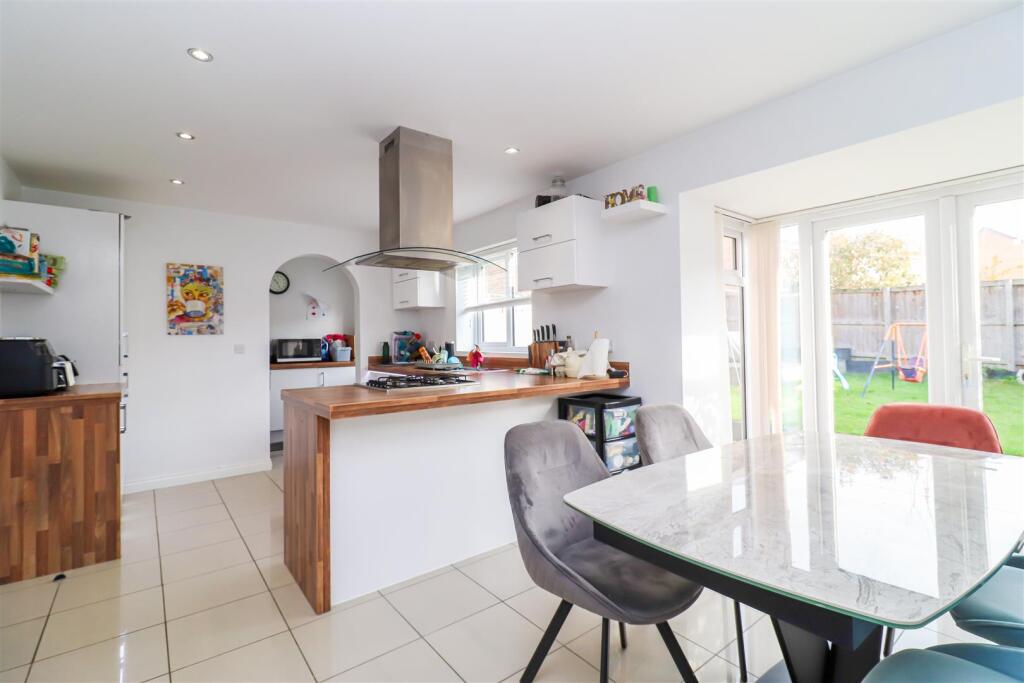 House in Wakefield - View 3
