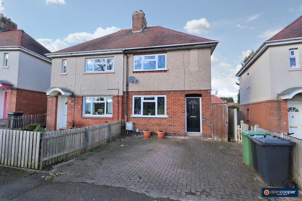 2-bed semi-detached on The Circle, Stockingford, Nuneaton, CV10 8AY, £160,000
