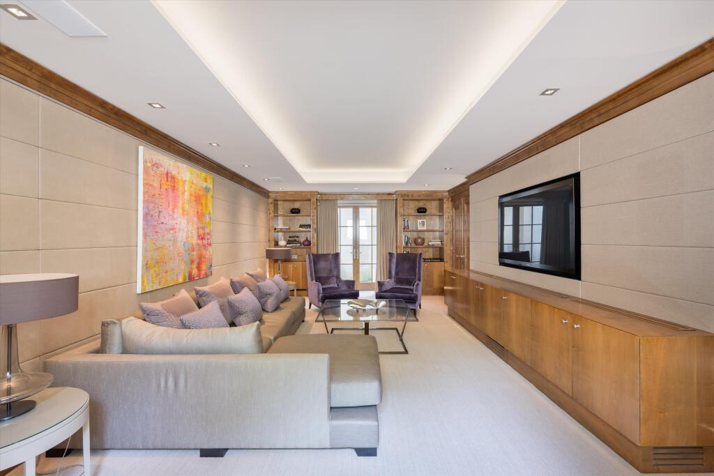 House in London, City of Westminster - View 2