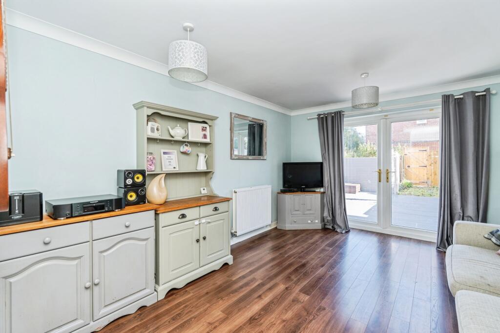 House in Southampton - More