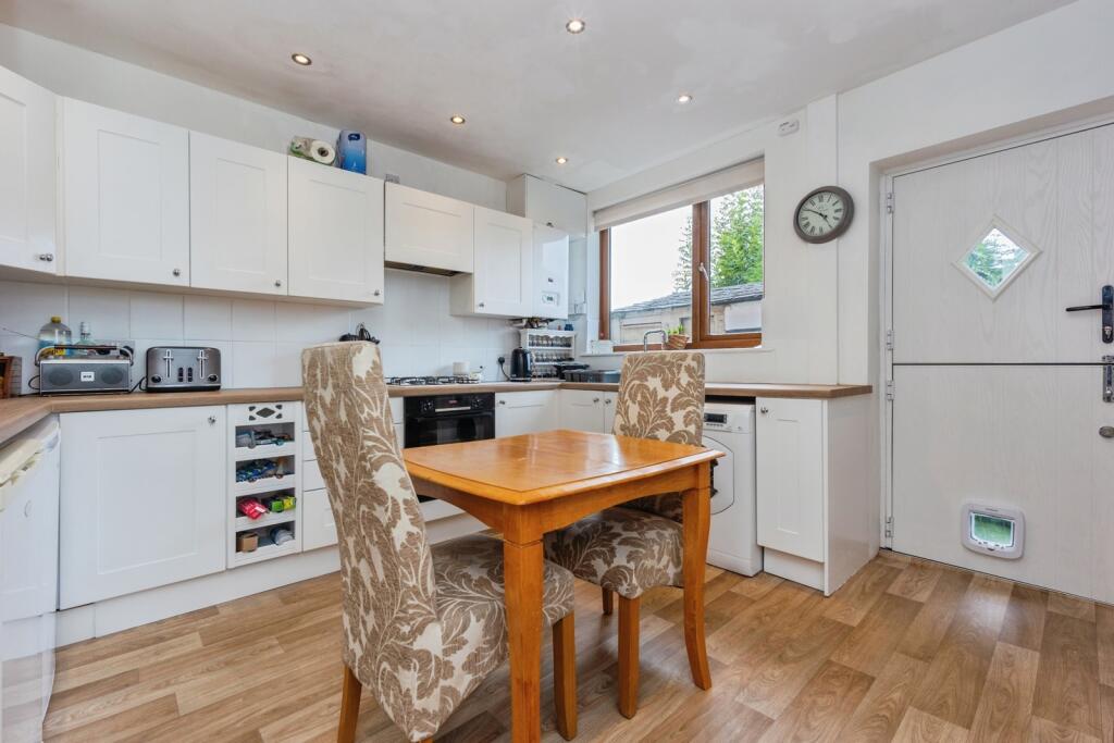 House in Tameside, Greater Manchester - More