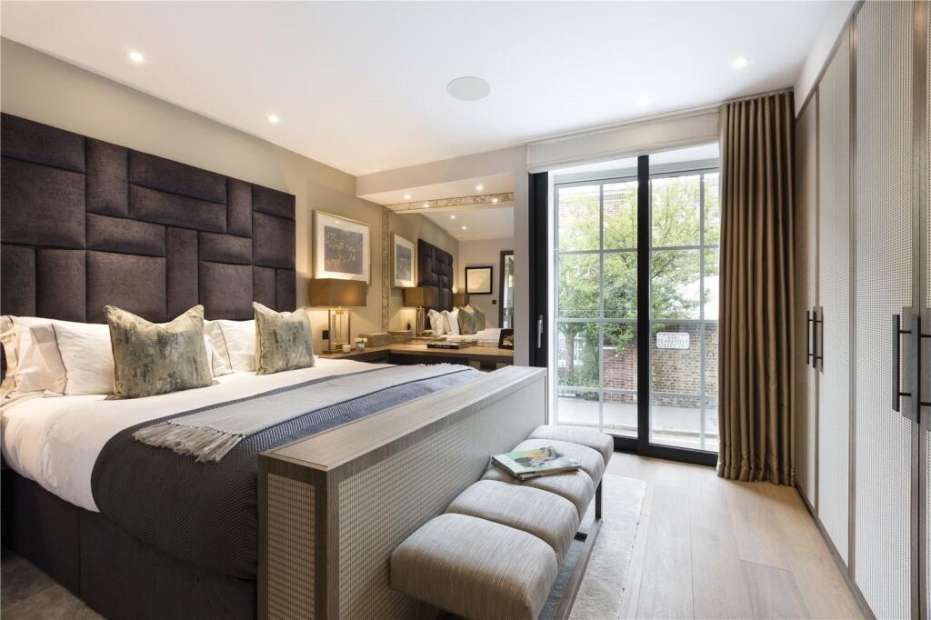 House in London, Brompton - More