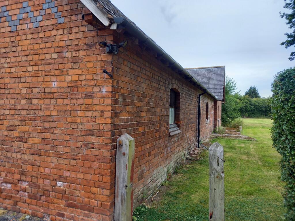 Dodleston Lane, Pulford, Chester, Cheshire - View 5