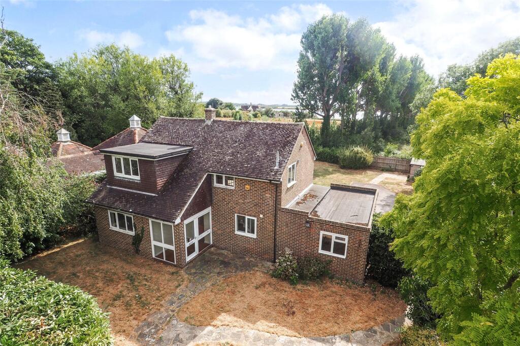 Moreton Road, Bosham, Chichester, West Sussex, PO18 photo 2
