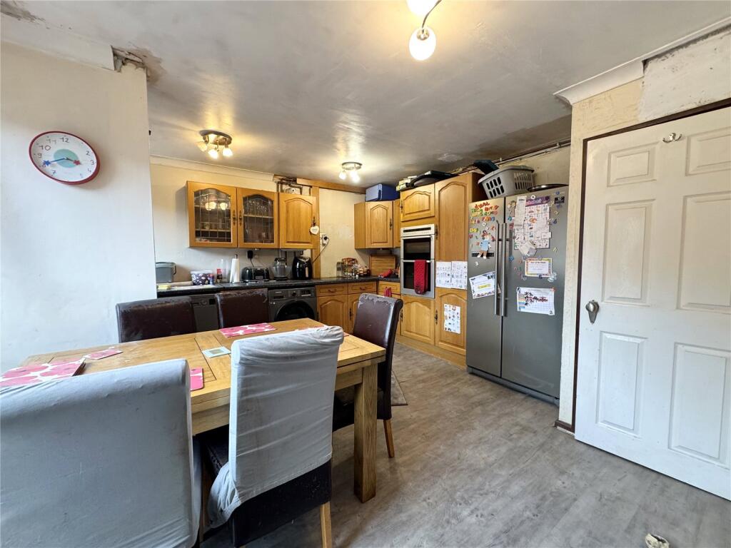 Culver Road, Basingstoke, Hampshire, RG21 photo 4