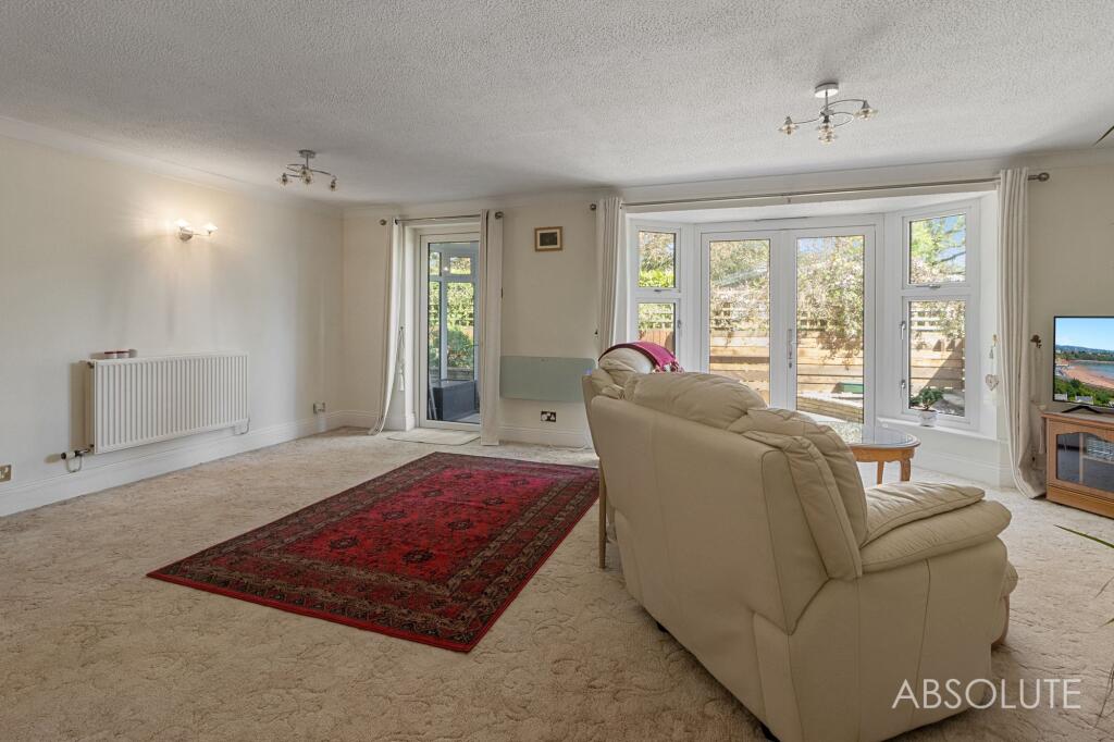 Apartment in Torquay - More