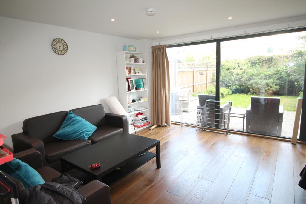 3 bedroom ground floor maisonette for rent