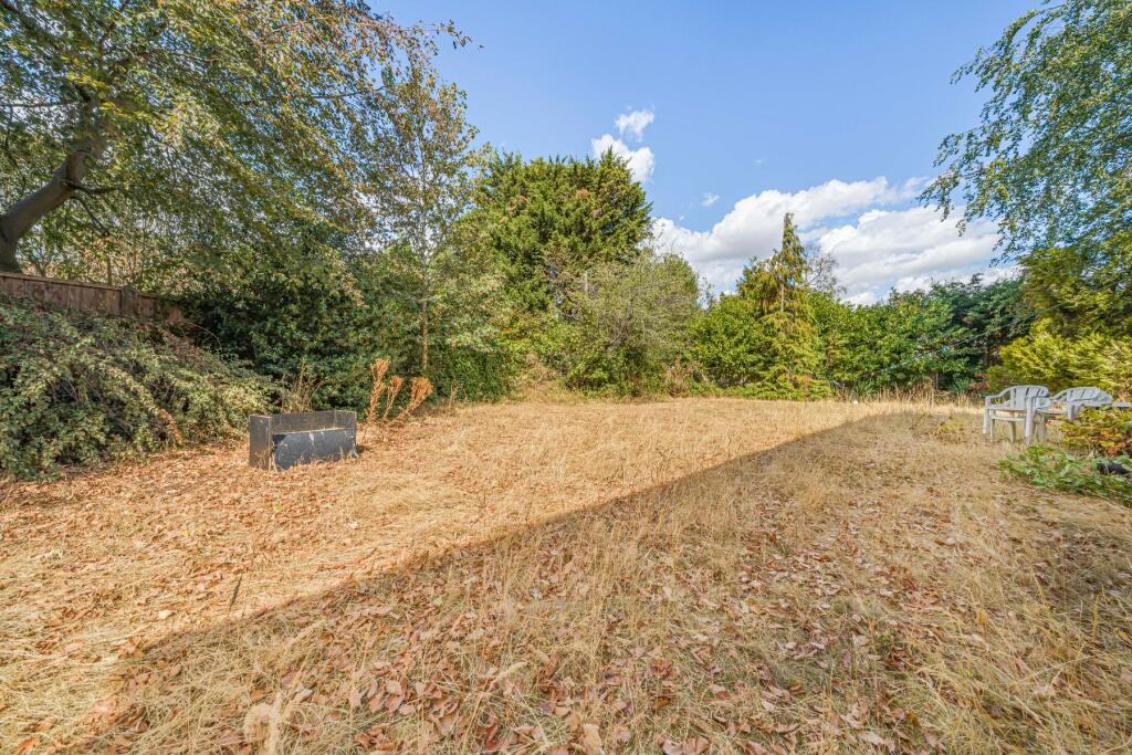 House in Weybridge - View 3