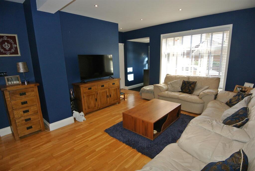 House in Twickenham - View 4