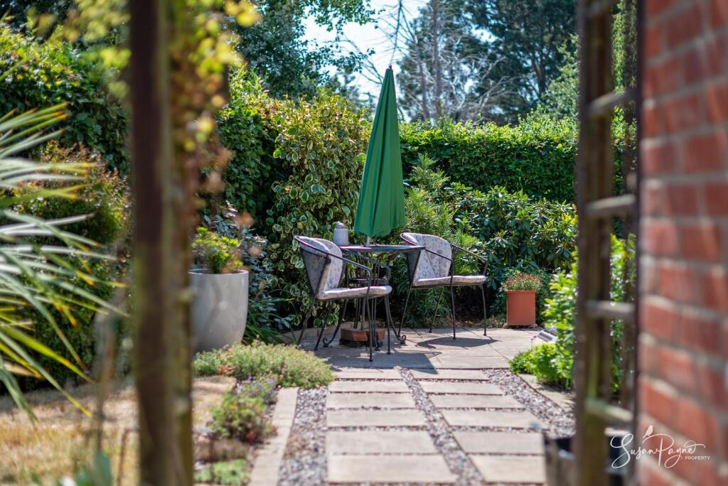 Keats Vale, Gatcombe Manor - View 3