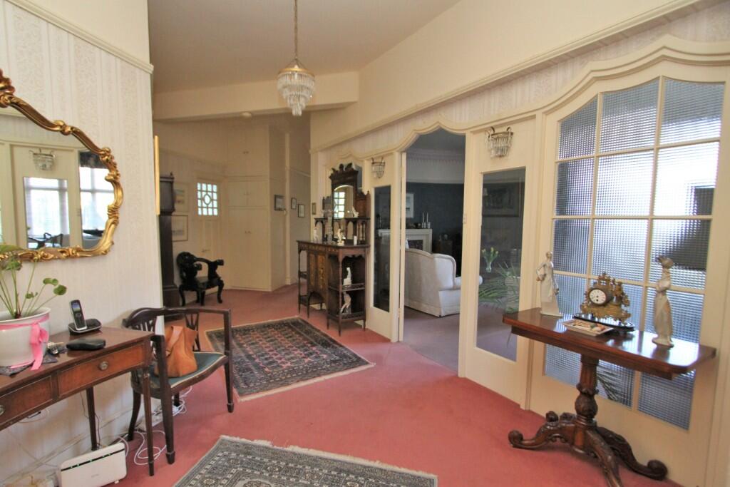 Apartment in Eastbourne, Holywell - View 5