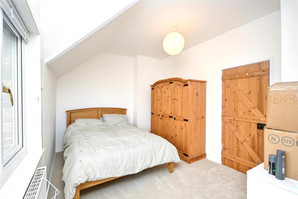 House in Eastbourne, East Sussex - View 4