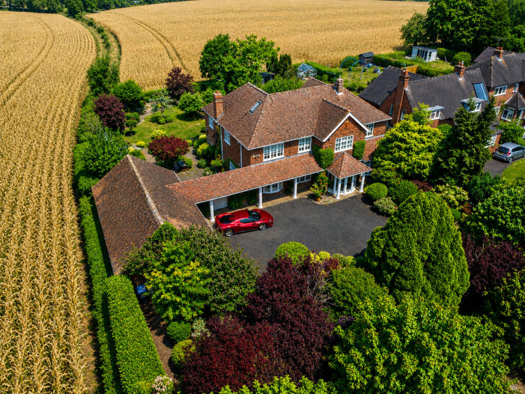 Main image of property: Offchurch Lane, Leamington Spa, 1/3 Acre Double Garage