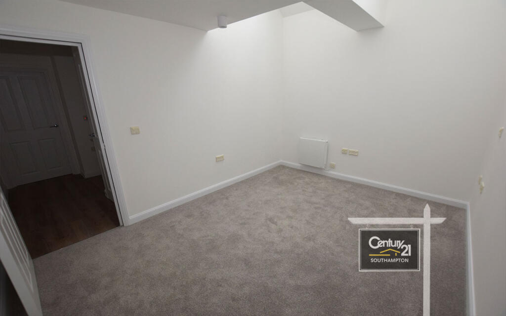 Apartment in Southampton - View 4