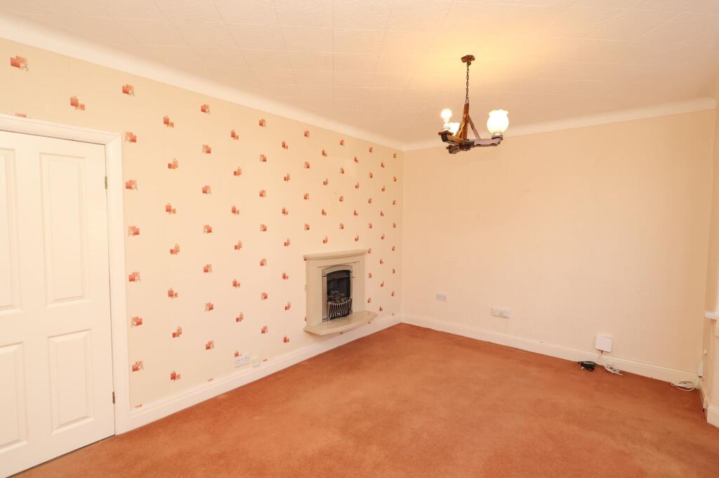 Balmoral Avenue, Stretford, M32 - More