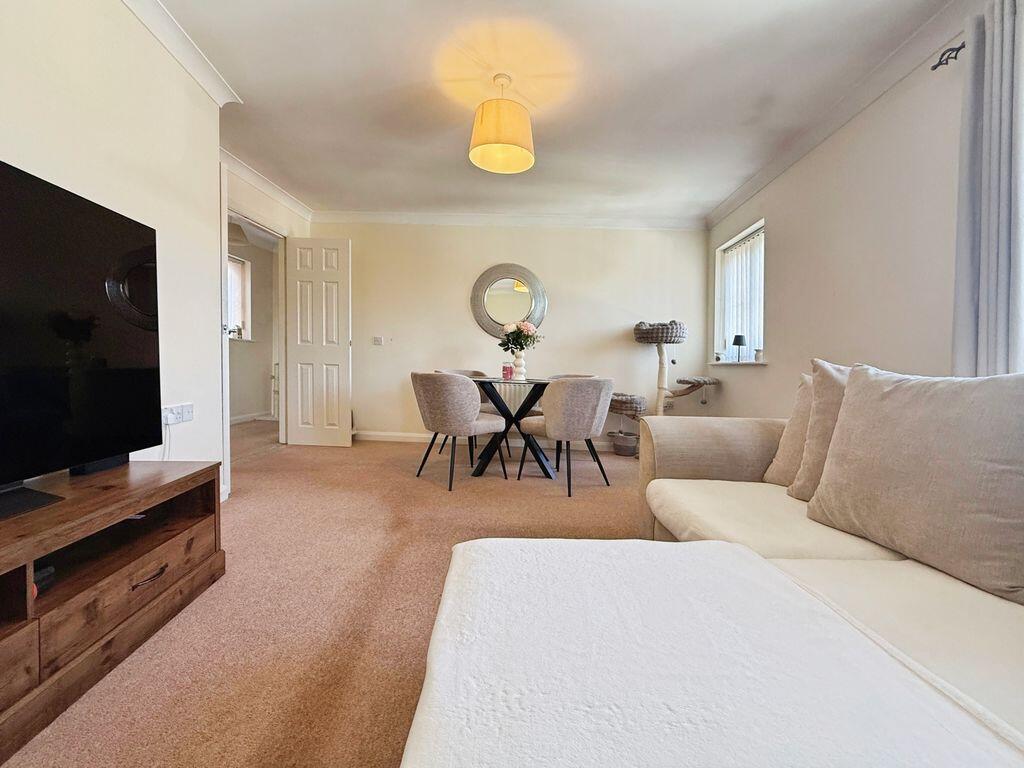 Apartment in Newcastle upon Tyne - View 4